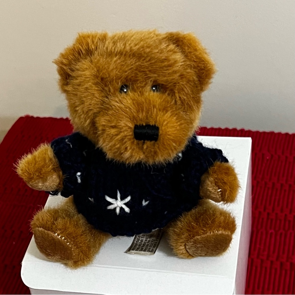 Hugfun bear w gift box - new, vintage
